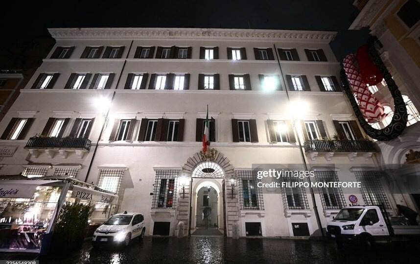    Креативный центр и историческая штаб-квартира модного дома Valentino в Риме на Piazza Mignanelli.