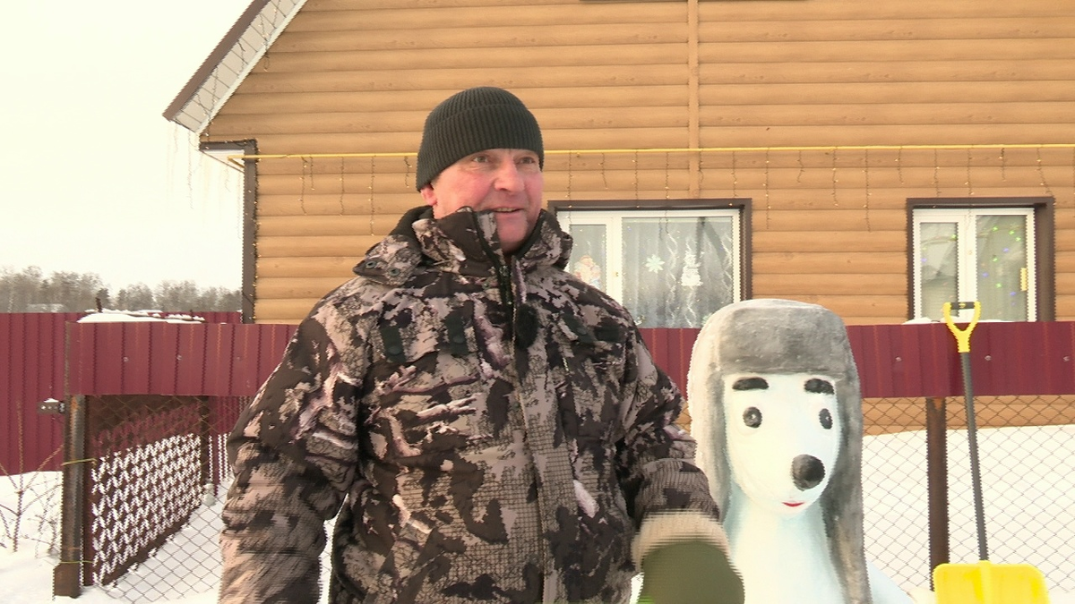 Михаил Пушкин - автор снежных скульптур 