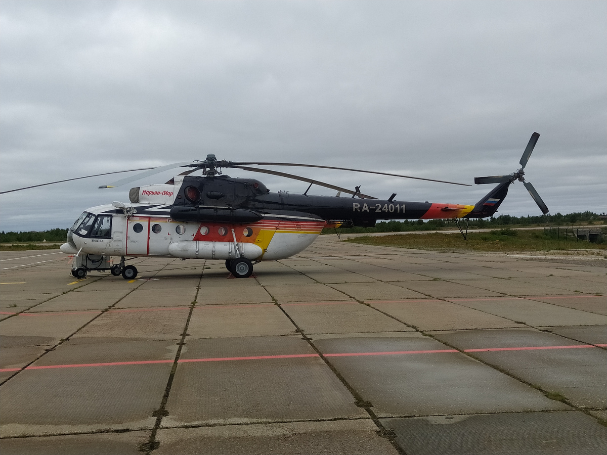 "Маршрутное такси" по Большеземельской тундре в аэропорту Нарьян-Мара