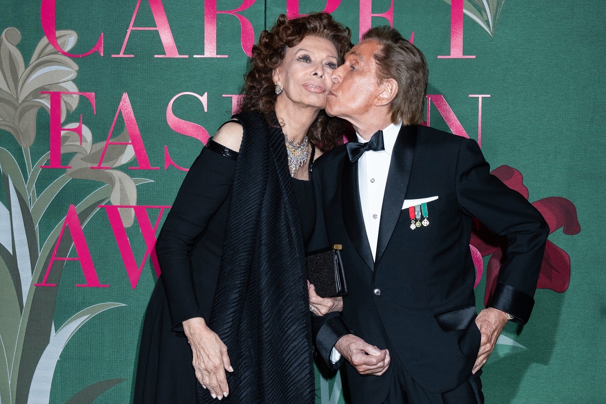    Софи Лорен и Валентино: "Ты будешь всегда в моем сердце". / Фото: ZUMA/ТАСС