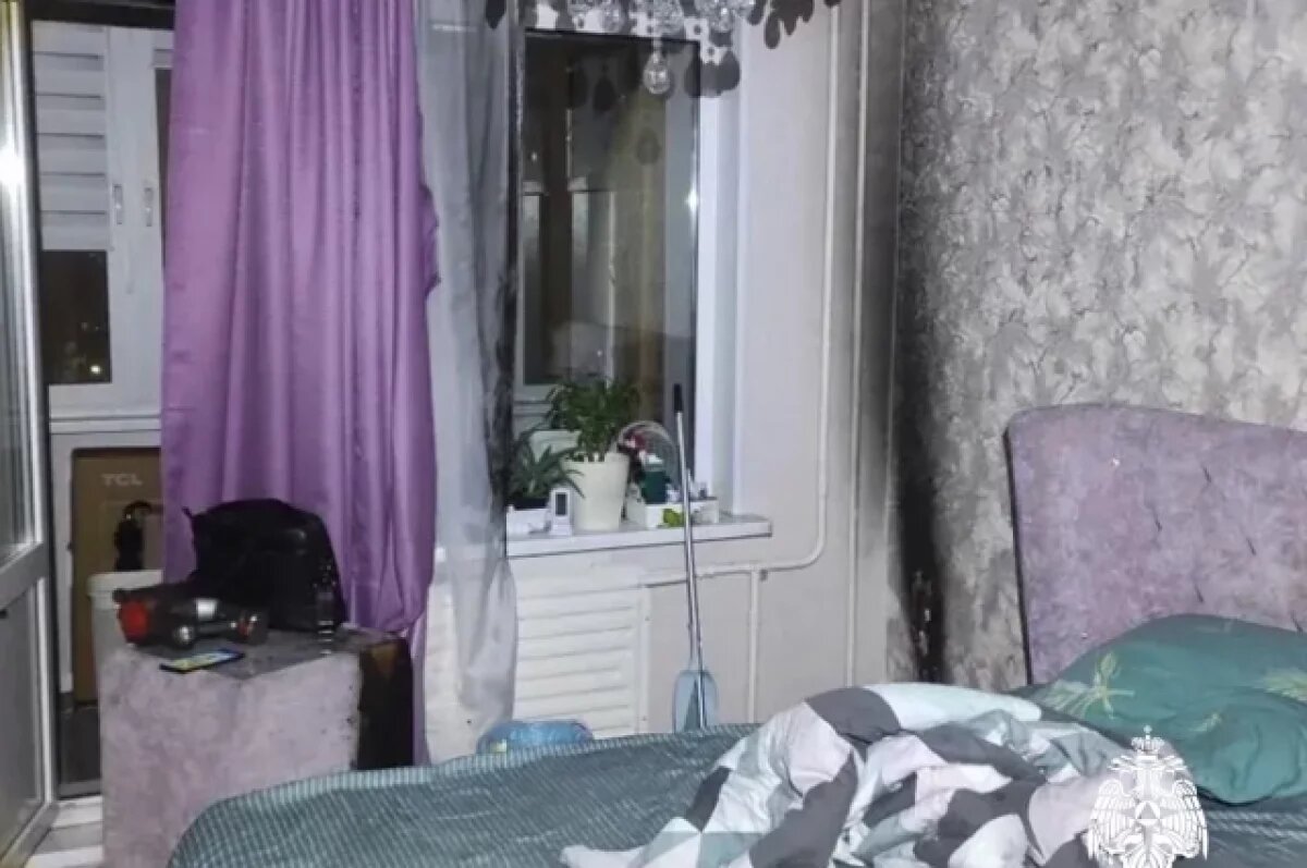    Зарядное устройство для телефона чуть не спалило квартиру в Ижевске