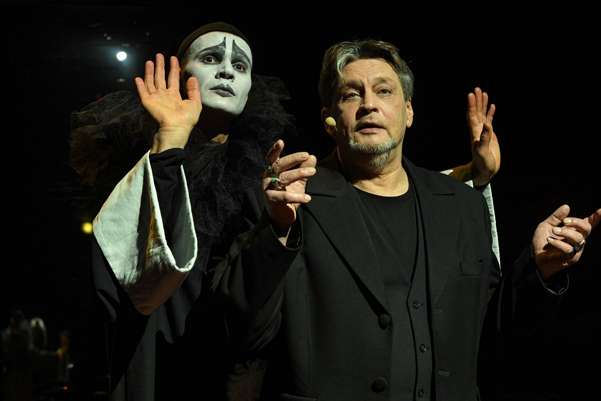    В феврале нижегородцы увидят актёра в спектакле «Вертинский»