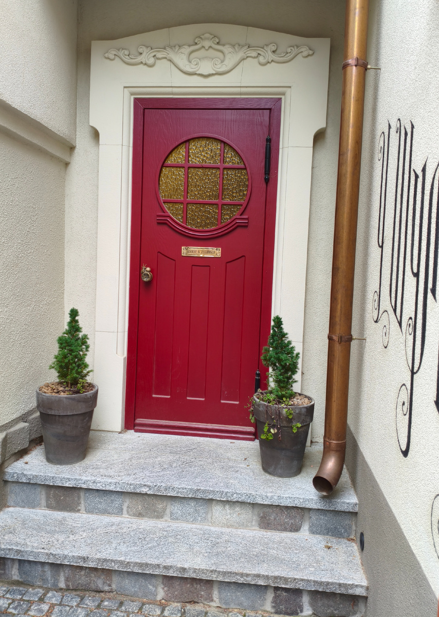 Видимо зашёл не в ту дверь.