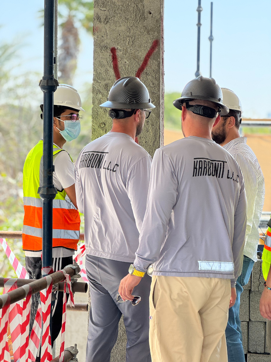 Инженеры стройконтроля Karbonit. ОАЭ, Дубай.