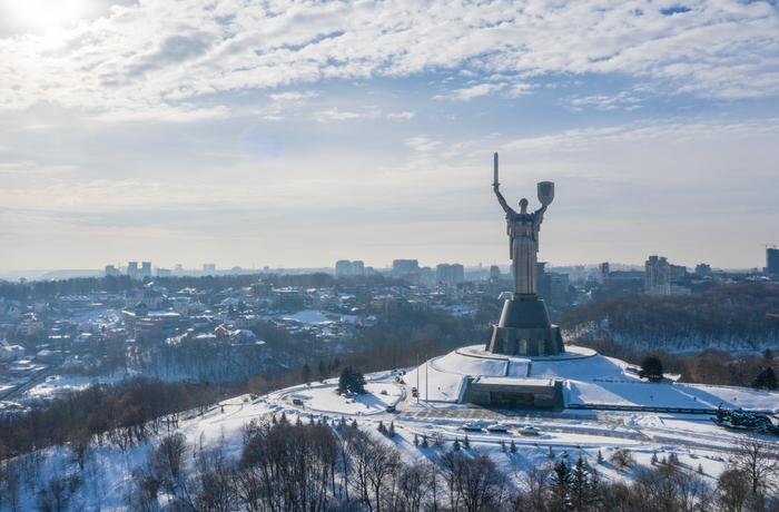 Обложка © Shutterstock / FOTODOM / MaxxjaNe