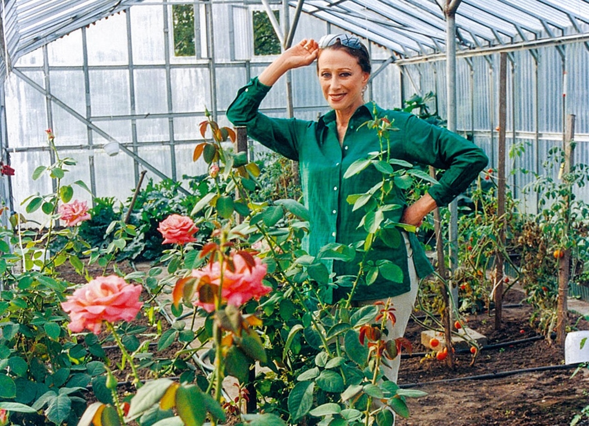 Майя Плисецкая на даче