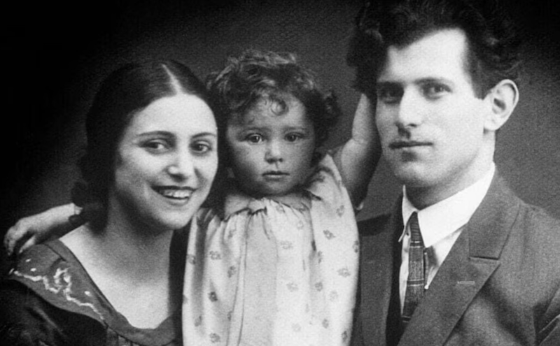 Майя Плисецкая с мамой и папой