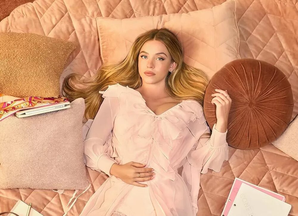    Сидни Суини призналась, что снималась в эротическом триллере