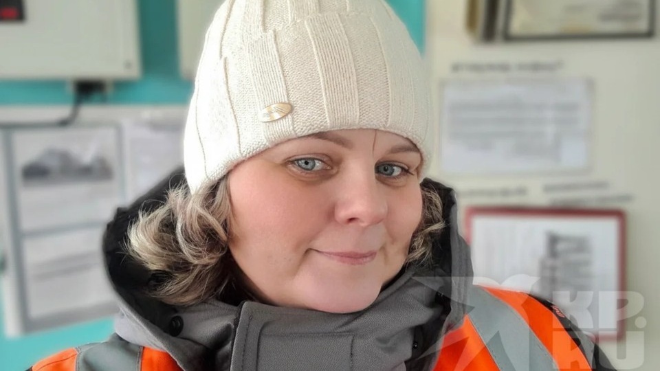 Электричку с пассажирами спасла от крушения дежурная по переезду: «У нее было только три секунды»