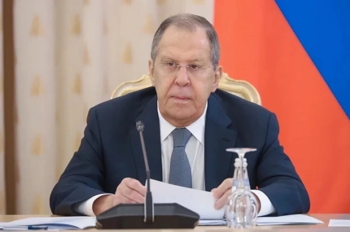    Лавров пошутил о желании Дании отобрать землю у российского посольства