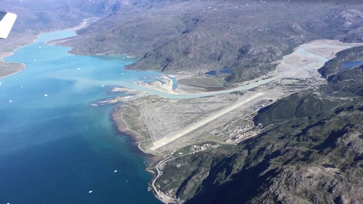 Аэродром с высоты. фото: яндекс.