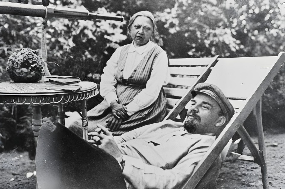    Жена Ленина не могла ходить в Мавзолей: «Все говорили: друг, соратник. А я его — любила!» Фото: Репродукция ТАСС / Нейросеть