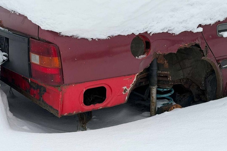    Всего на трех стоянках стоит 2,8 тысячи авто. Фото: Комтранс