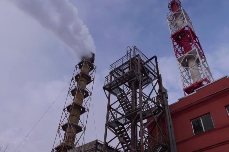    В настоящий момент тепловую нагрузку несёт только один рабочий котёл. ФОТО: скриншот с видео Правительства ЛНР