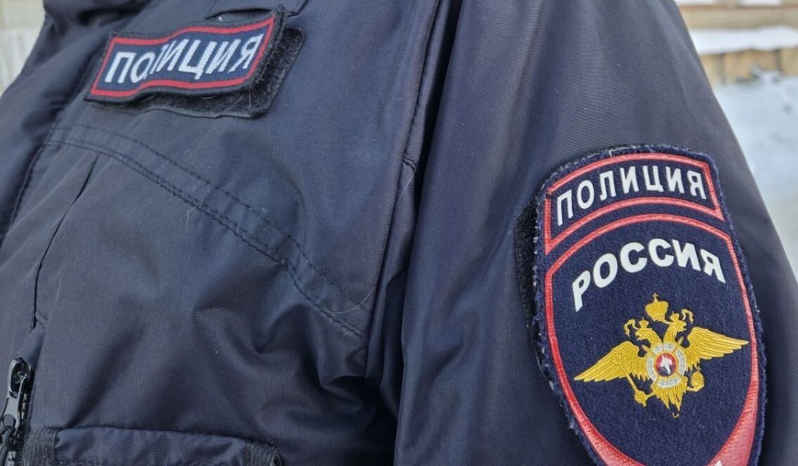     Шеврон полиции Источник: ОМВД по ЧГО Автор фото: Отдел МВД по ЧГО