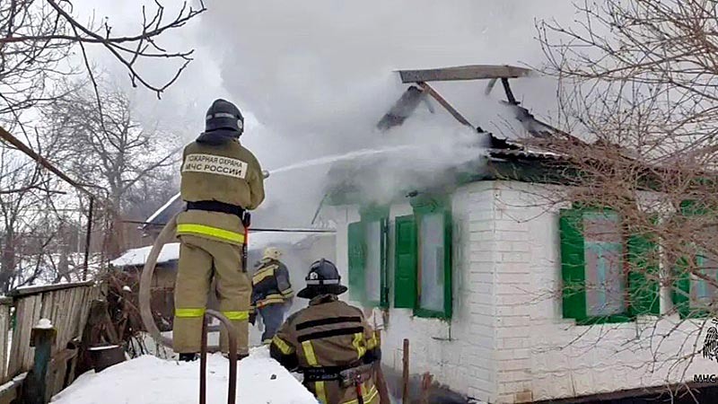    Пожар в частном доме потушен, ведется проверка