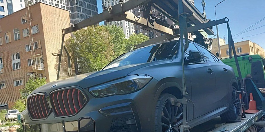 Оказалось, что среди автомобилей без номеров в Москве чаще всего эвакуируют BMW