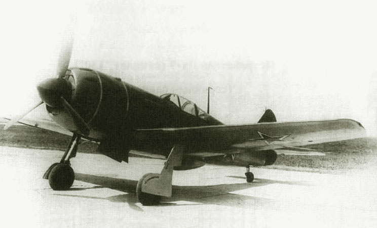 Ла-9Р