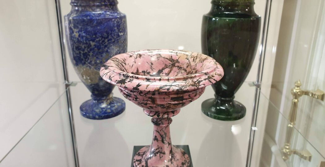 В Екатеринбурге стартуют кураторские экскурсии по выставке «Легенды камня»