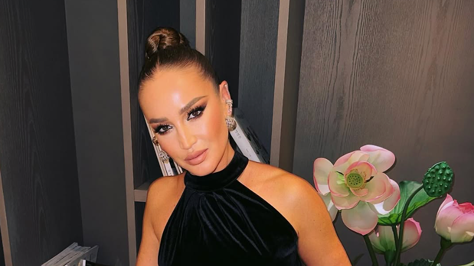     buzova86/Instagram (владелец компания Meta признана в России экстремистской и запрещена)