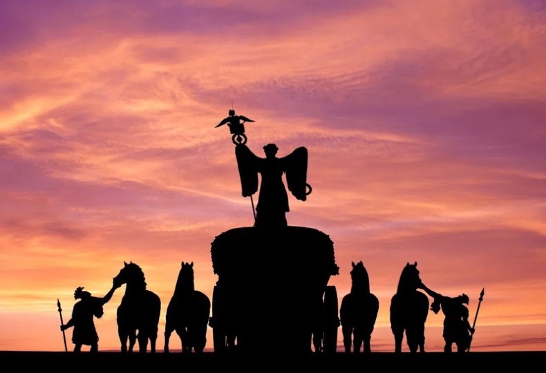 КОЛЕСНИЦЫ ТРИУМФА