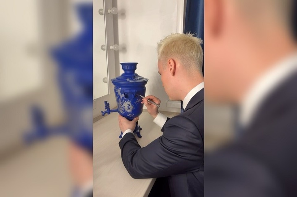    Самовар с автографом SHAMAN выставят на аукцион в Ярославле. ФОТО: ОНФ по Ярославской области