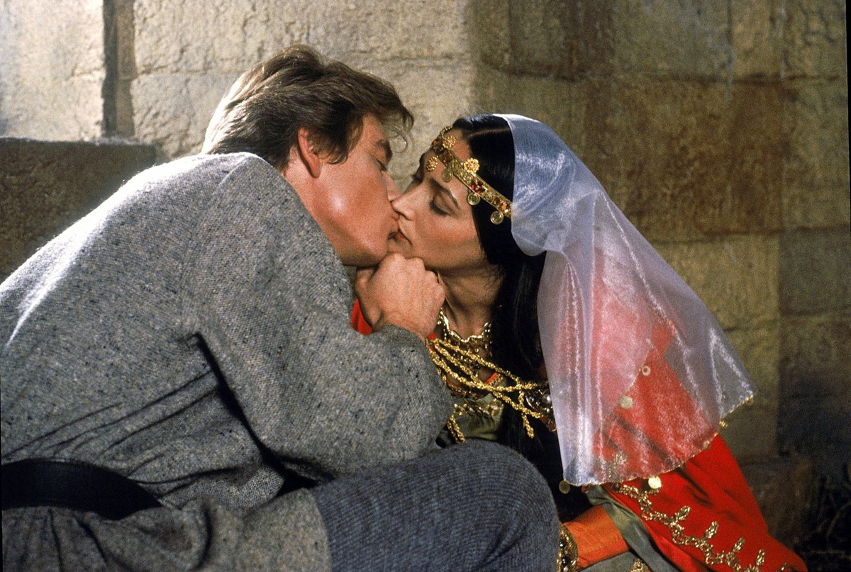 А если говорить про экранизацию "Айвенго", то лучшей я считаю вот эту - с Энтони Эндрюсом и Оливией Хасси. Источник: kinorium.com