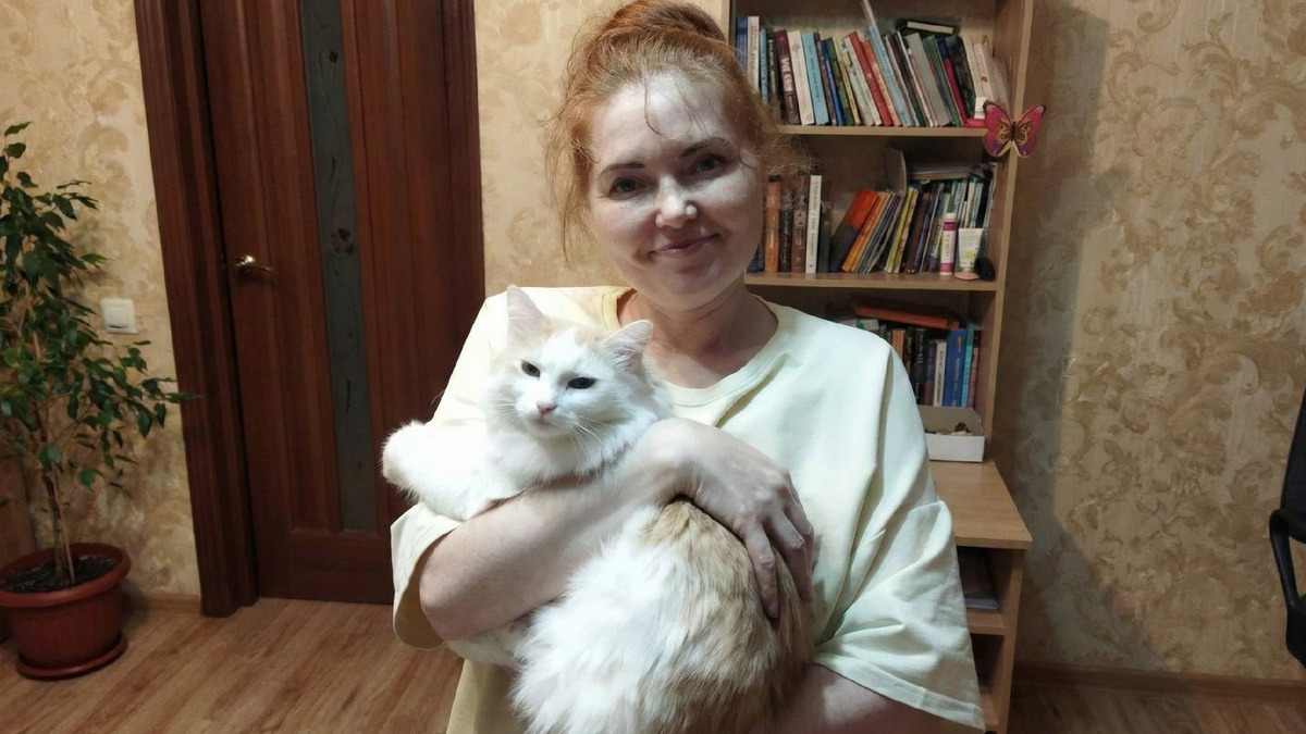 В нашей семье самый большой любитель обнимашек - кот Нафаня!