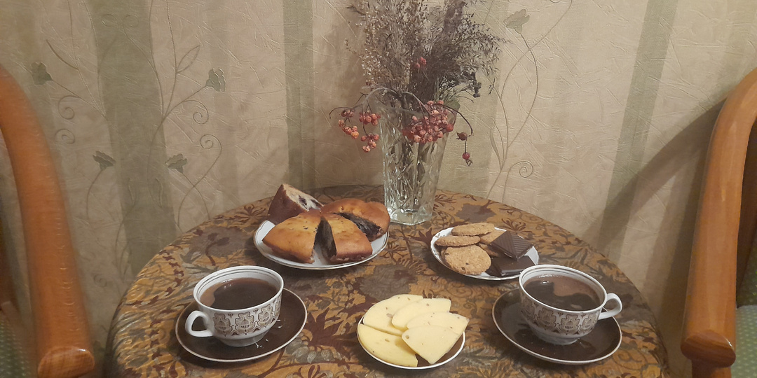 Новая скатерть на мой чайно-кофейный столик