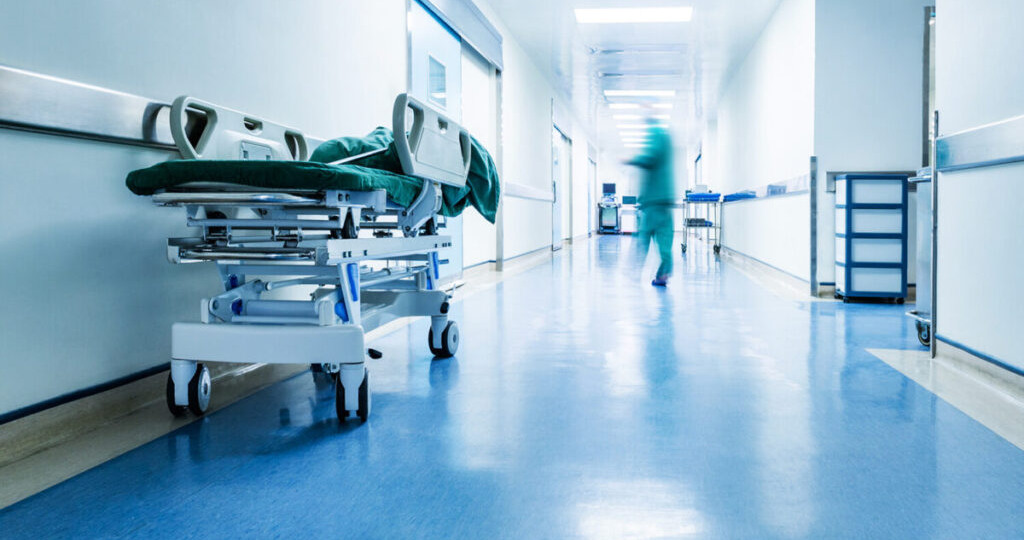 Волгоградка попала в реанимацию после часов ожидания в очереди в поликлинике