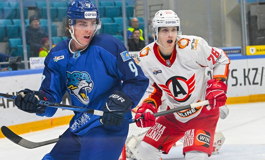    «Автомобилист» в матче КХЛ. Фото: ХК «Барыс»