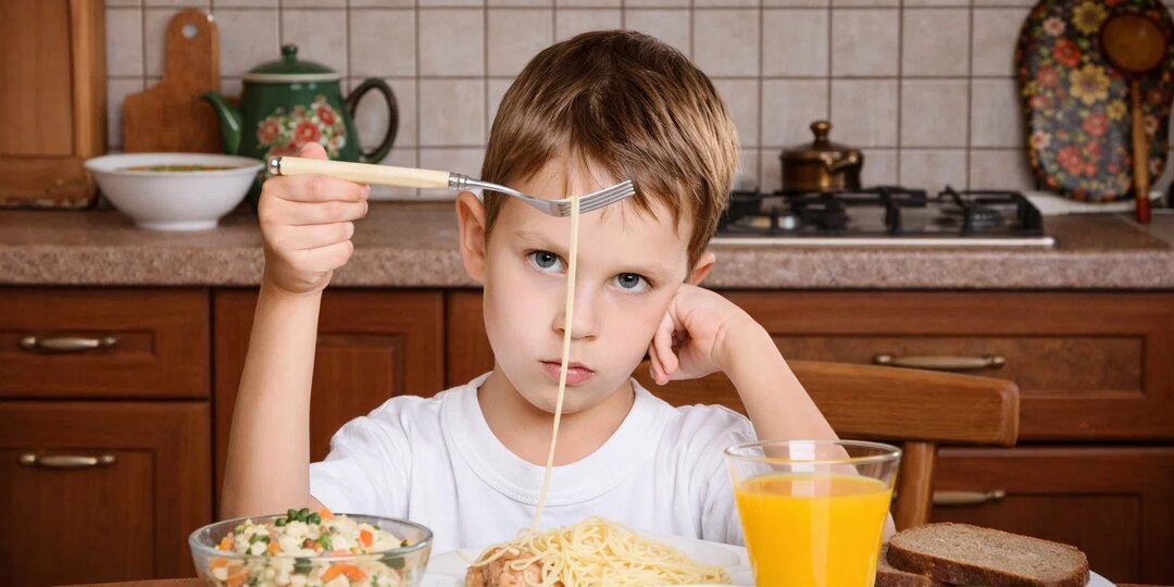 «Доешь, а то не вырастешь» - эту фразу я говорила сыну годами, пока не поняла, какую ошибку совершаю