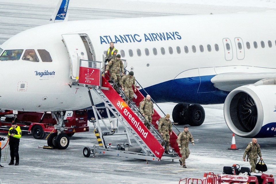    B Гренландии были замечены иностранные военные REUTERS