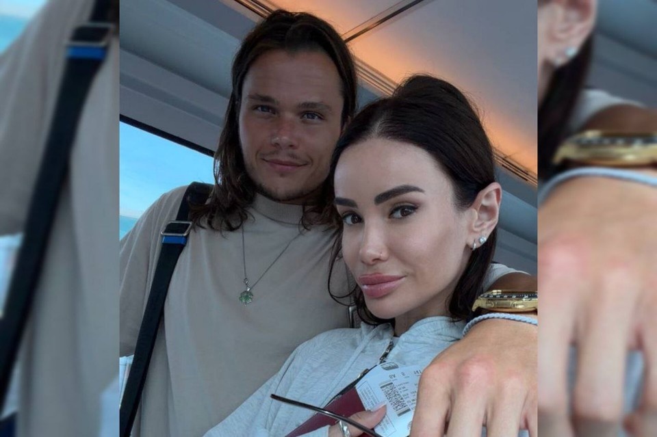    Степан Кузьменко сделал Айзе предложение в октябре 2025 года в прямом эфире. Фото: соцсети Айзы