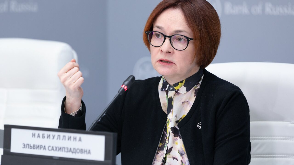 Ставки по депозитам падают: банки обрушили доходность вкладов