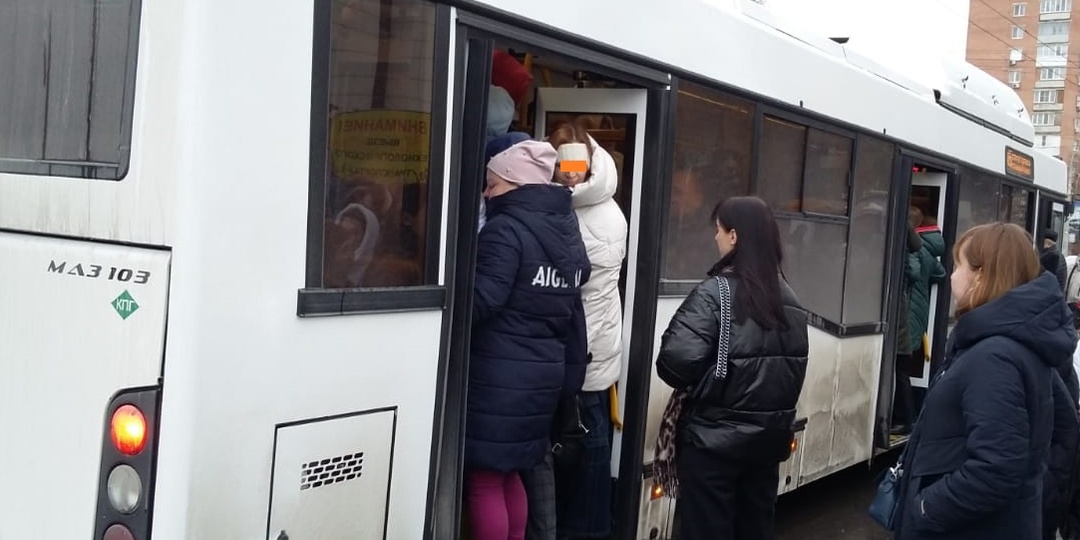 Как защититься от гриппа и ОРВИ при поездке в общественном транспорте, рассказывают ростовские специалисты