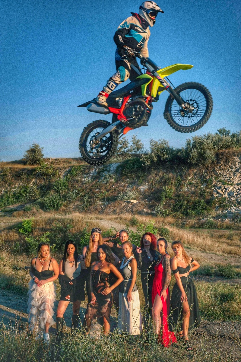 Княженика в объективе: когда подиумная выдержка оказывается сильнее инстинкта самосохранения