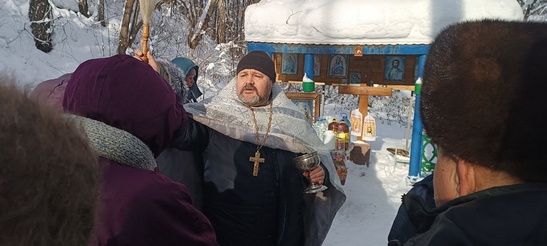 Чин великого освящения воды на Полянских родниках в Шемышейке