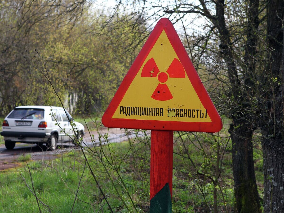    Переселенцам из деревни в зоне отчуждения Чернобыльской АЭС разрешили посетить свои дома | © РИА Новости / Андрей Александров