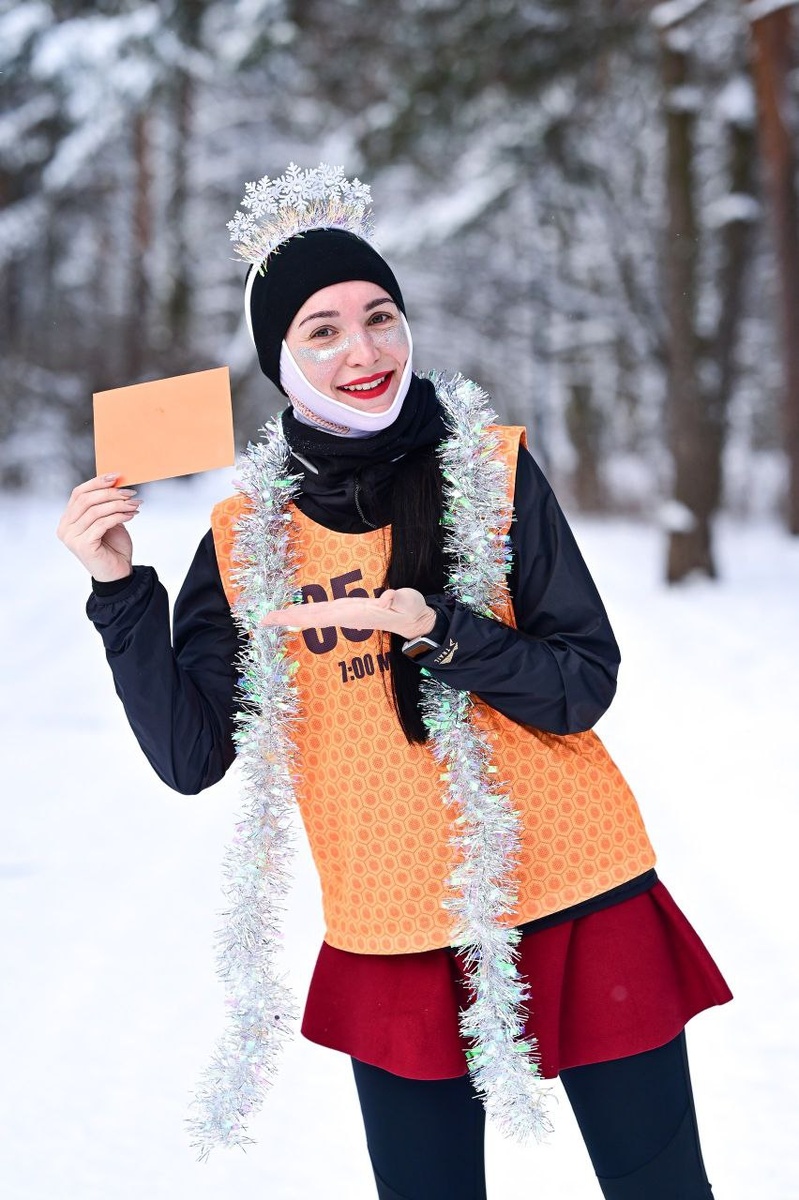 Надя получила конверт с приглашением быть пейсмейкером на Маяках.