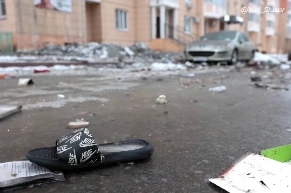    В Ростове жителей начали пускать в подъезд многоэтажки, куда ударил БПЛА