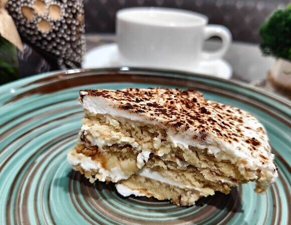 Я не верила, что рецепт стоящий, но... В "Едим Дома" опробовали вирусный японский десерт из 2 ингредиентов и остались в восторге