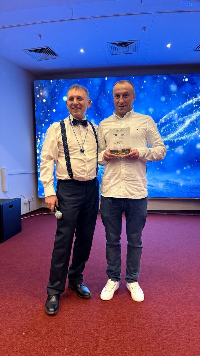 Брокер по продаже домов в Новой Москве - Виктор Зотов 