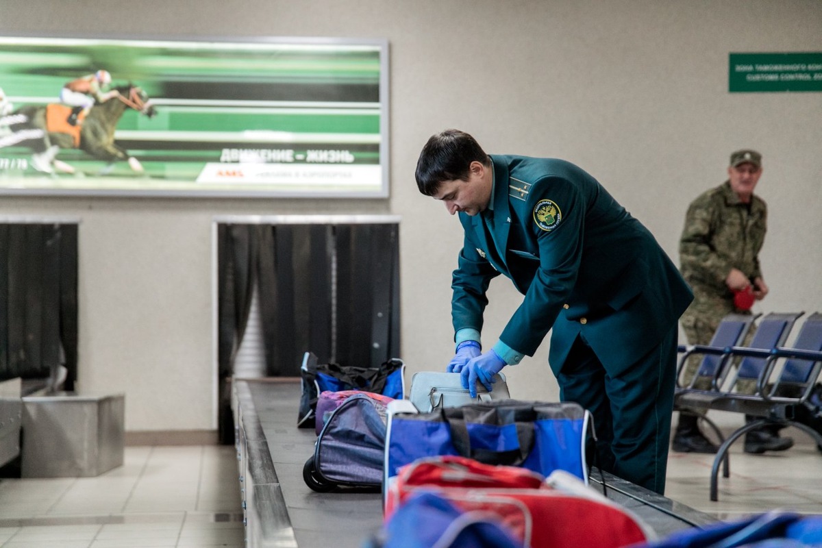    Жительницу Югры не выпустили за границу из-за долгов по коммуналке