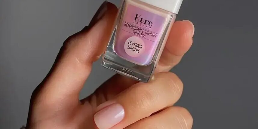    Ничего лишнего: топ-10 идей дизайна маникюра для любителей минимализма Соцсети @matejanova Минимализм в маникюре – это не про скуку, а про вкус и ухоженность.соцсети @matejanova