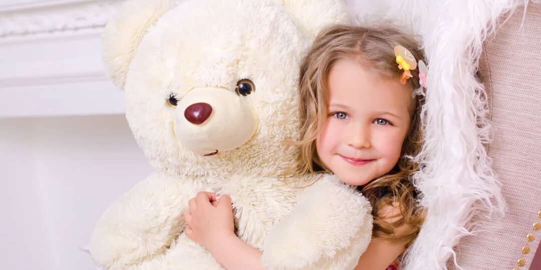 Зачем ребёнку игрушки? 7 важных функций любимых мишек и машинок