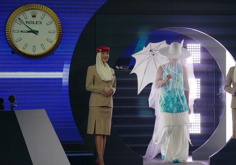     Эффектное появление Наоми Осаки на корте Рода Лейвера / фото: © Wang Shen / XinHua / Global Look Press