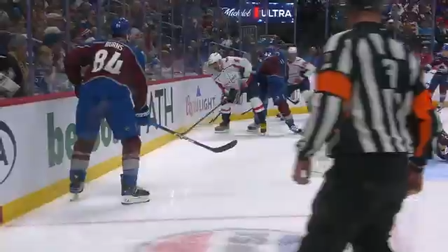  Овечкин за воротами сопкерников. фото: яндекс