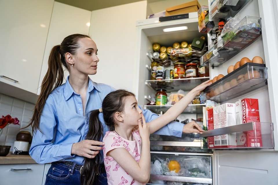    Врач-эндокринолог Самарской областной детской больницы Ольга Скворцова рассказала, что борьба с лишним весом у детей начинается с изменения образа жизни всей семьи. Светлана МАКОВЕЕВА