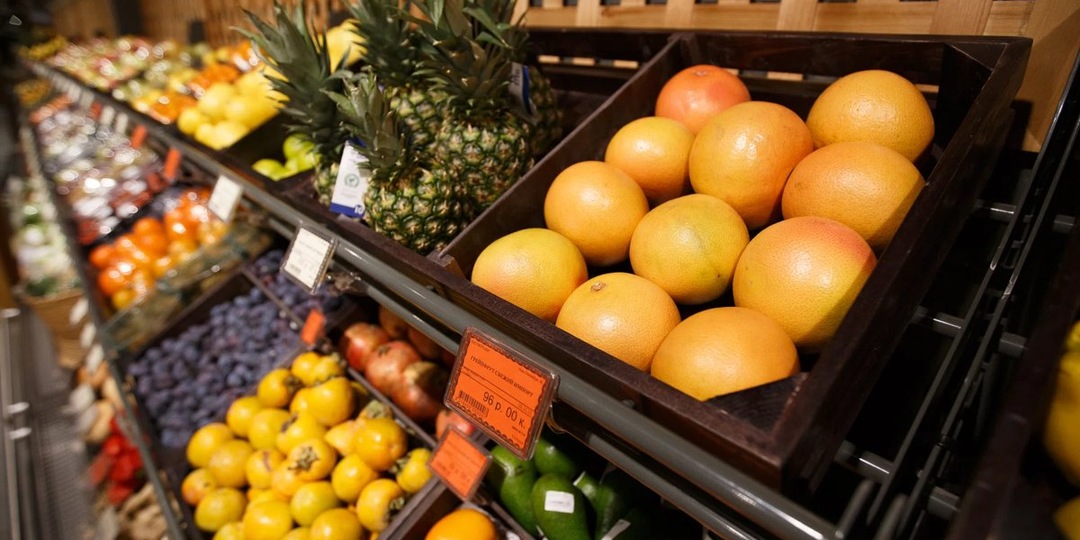 URA.RU заметило на прилавках Екатеринбурга коварный азиатский фрукт — его мякоть убивает. Фото